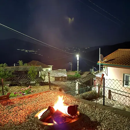 Casas Cor De Rosa * Sao Martinho das Moitas