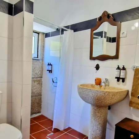 Casas Cor De Rosa Sao Martinho das Moitas