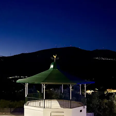 Casas Cor De Rosa * Sao Martinho das Moitas